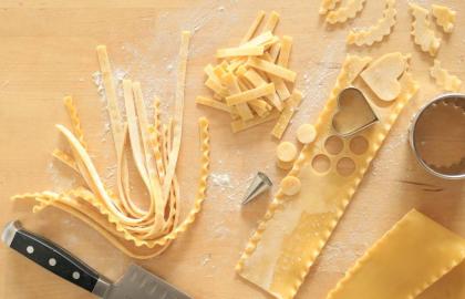 Bạn có thể tạo ra nhiều hình dạng mì ống chỉ từ một cái 