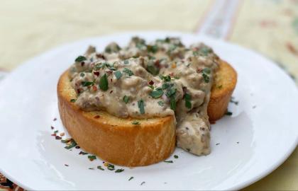 Không có luật cấm làm nước sốt xúc xích với xúc xích Ý