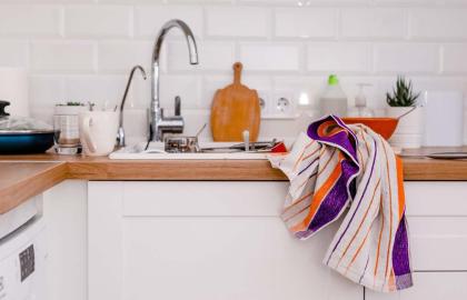 Hai thứ bạn nên luôn để cạnh thớt khi nấu ăn