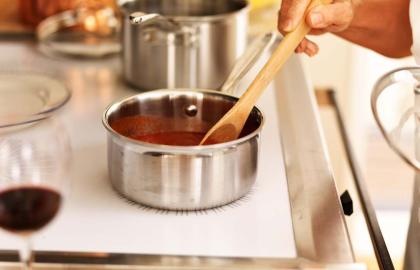 Cách thông minh nhất để đo lượng nước sốt khi nó đang giảm bớt