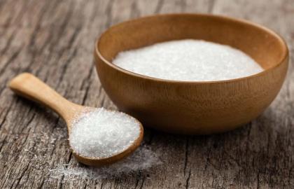 Cho bột ngọt vào mọi thứ, Đồ hèn nhát